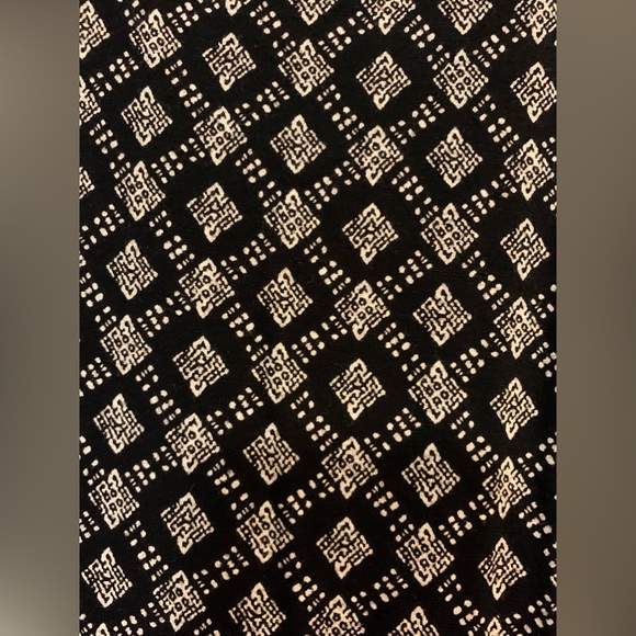 Old Navy XL rayon/ spandex tank dress. Black w off white pattern - Picture 4 of 4